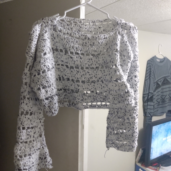 Homemade crochet cropped sweater - Picture 1 of 3